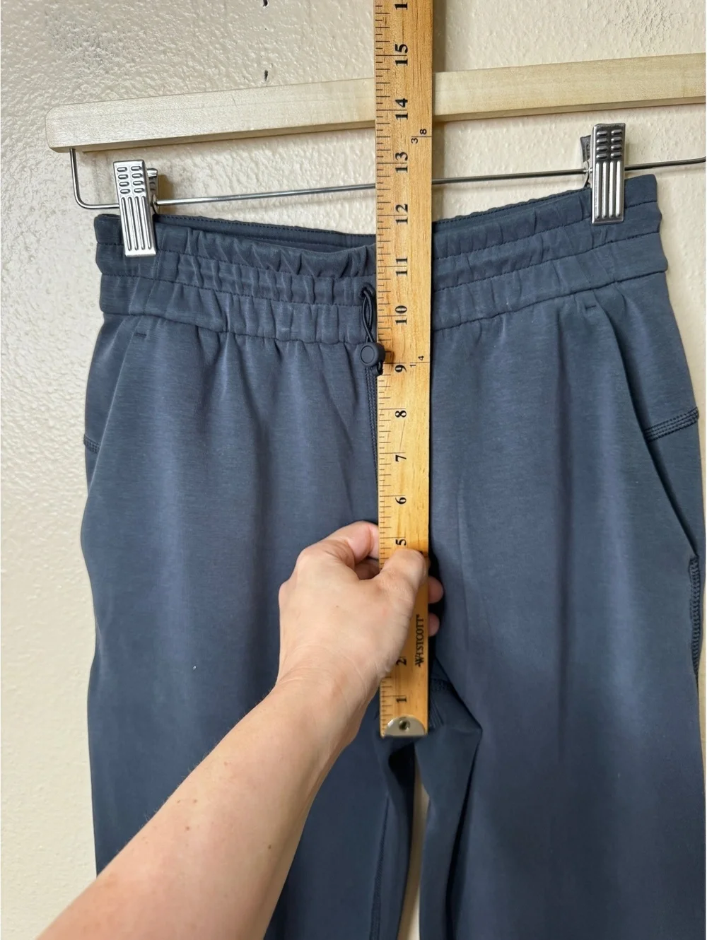 Lululemon Softstreme Women’s 2 Black Cropped Wide Leg Pull-On Pants Drawstring